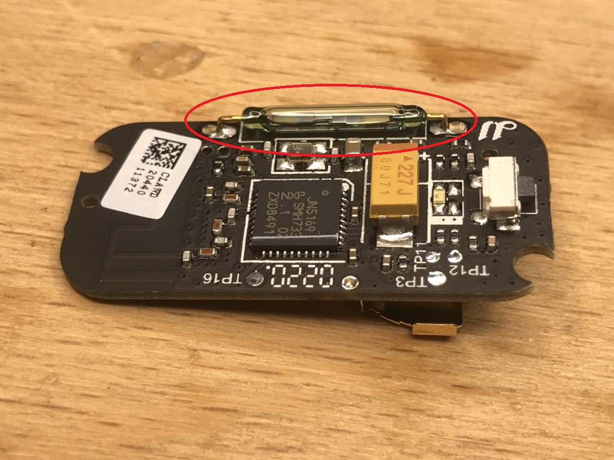 The Hall effect sensor of the door sensor